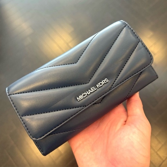 Michael Kors Large Quilted Trifold Wallet Navy Blue - Picture 1 of 5